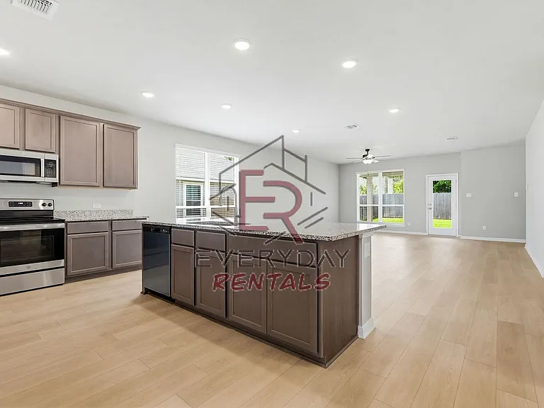 1517 Dryden Ave — Photo 3