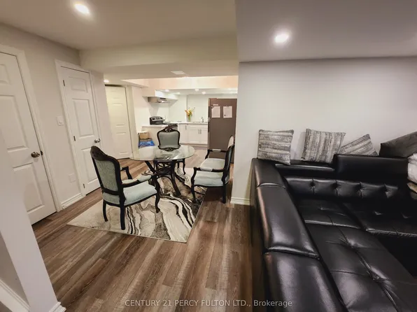 141 Rizal Ave, Markham, ON L6B 0E7
