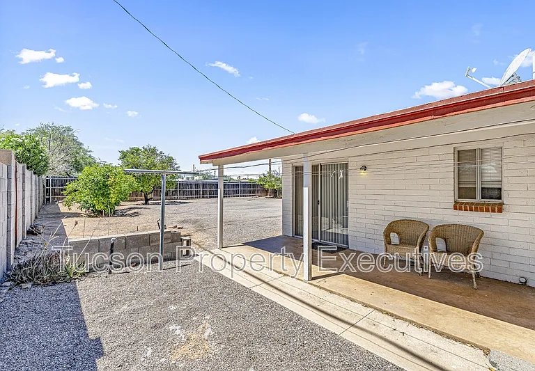 4246 E Pima St #D — Photo 22