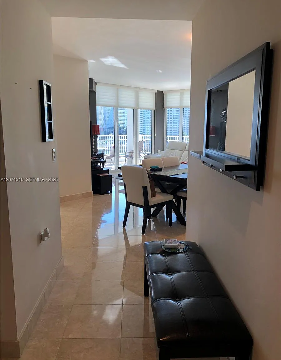 Courts Brickell Key — Photo 3