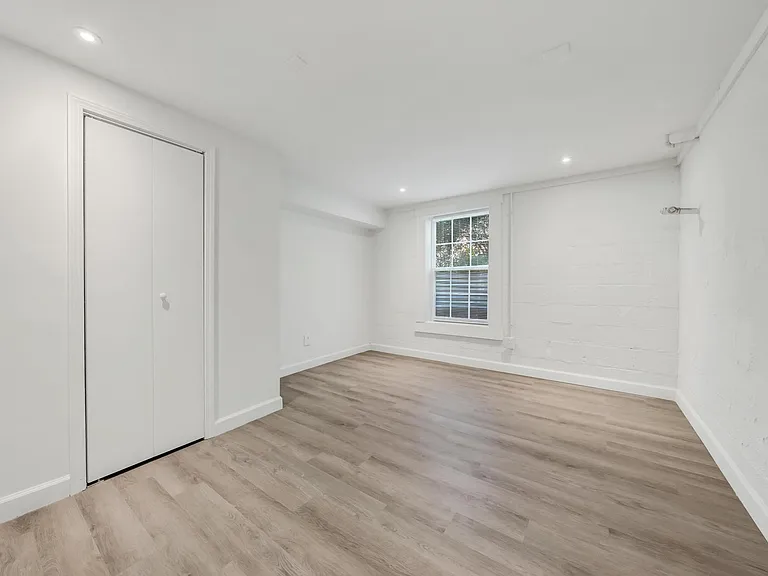 1523 Main St SW — Photo 7