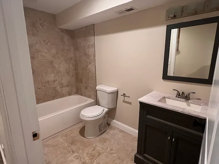 1426 N Broadway — Photo 26