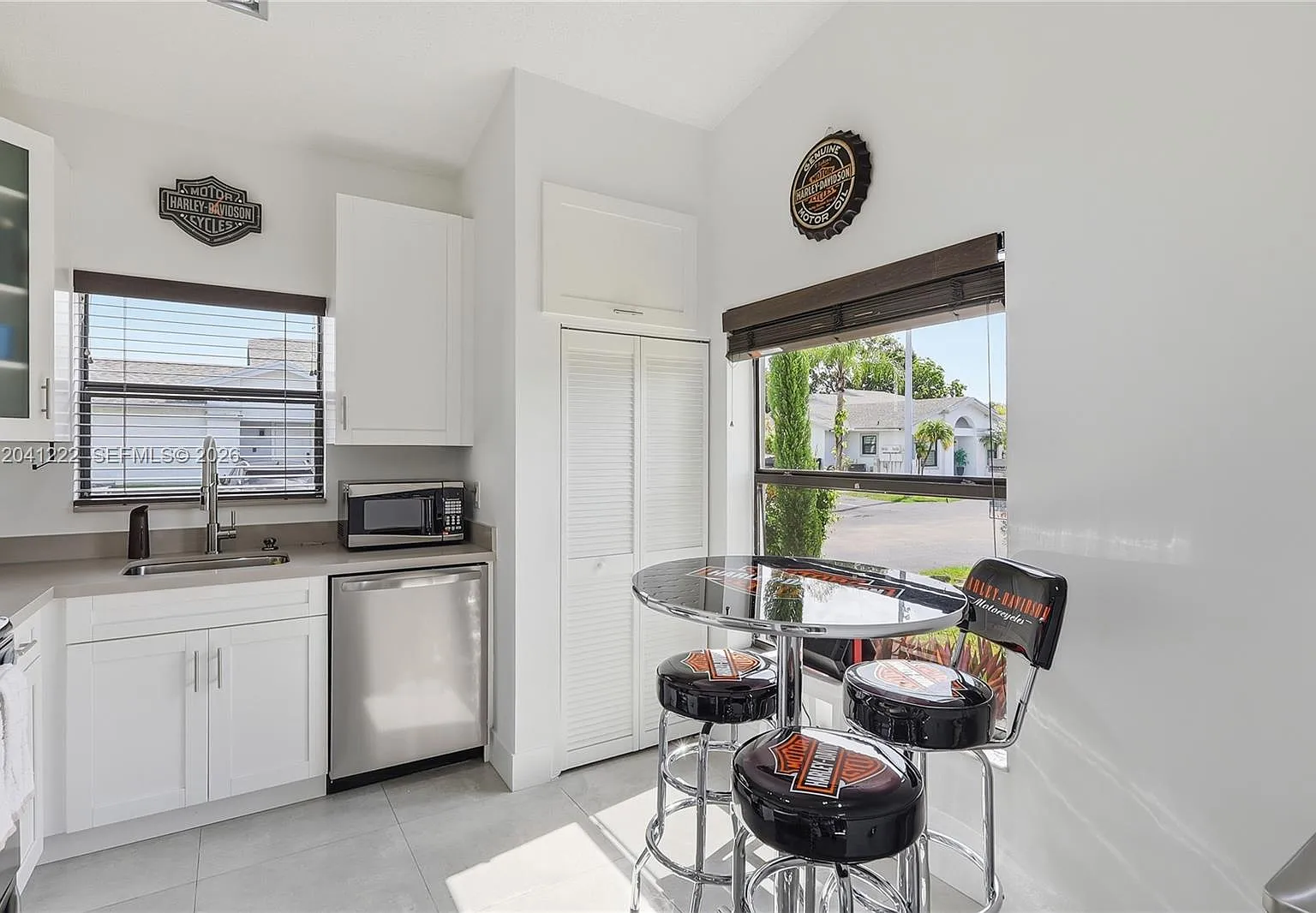 2 bed, 840 sqft, $2,650 — Photo 3