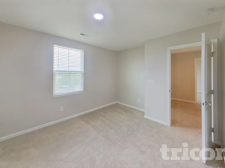 656 McCormick Ln — Photo 12