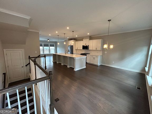 4th image of 2035 Holtz Ln NW