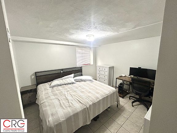 4th image of 118-120 Cottage St #1B