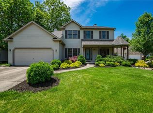 7990 Oakbrook Oval, Parma, OH 44129