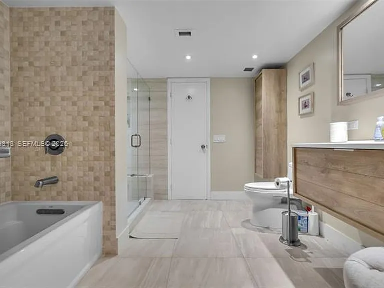 600 Grapetree Dr #4DS — Photo 13