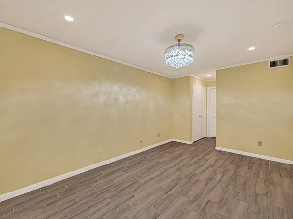 10075 Westpark Dr APT 84, Houston, TX 77042