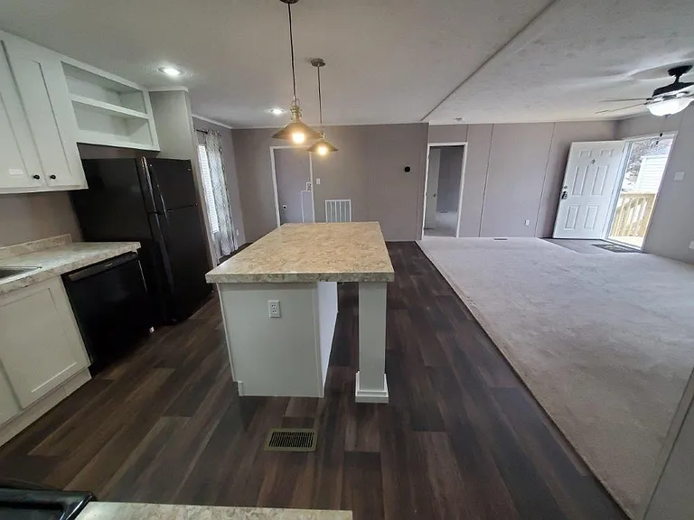Amherst Ridge — Photo 15