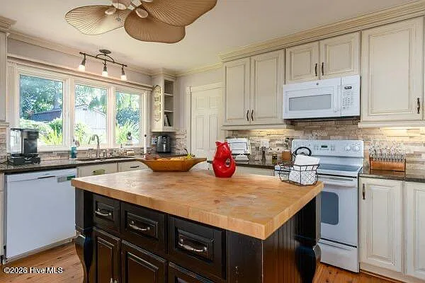 810 Madam Moores Ln #A — Photo 54