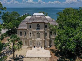 Maison Rose, Eastpoint, FL 32328