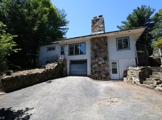 24 Aldrin Rd, Oak Ridge, NJ 07438