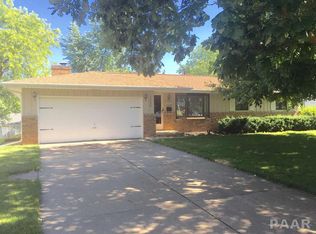3322 W Wilshire Dr, Peoria, IL
