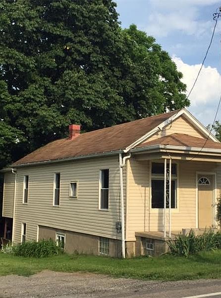 2nd image of 15 Creek Ln