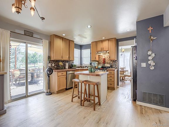 5th image of 565 Arbor Drive