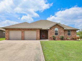 1305 S Mission Ave, Bolivar, MO 65613