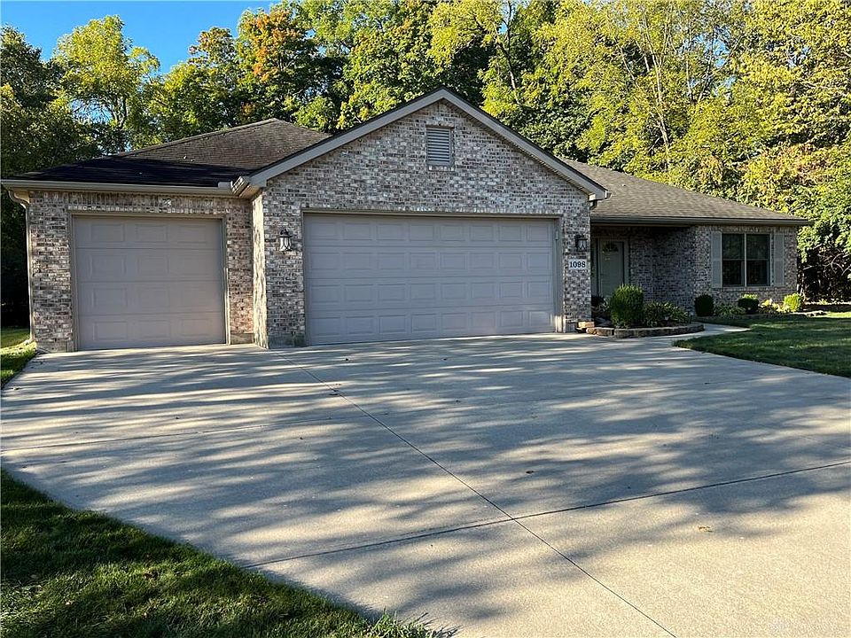 1st image of 1098 Dickerson Dr