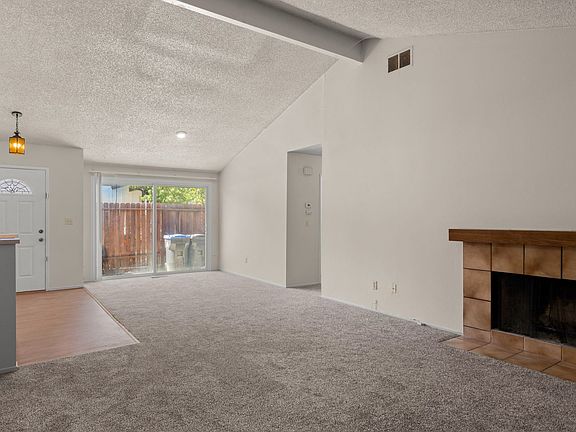 3rd image of 4815 Greenridge Ct