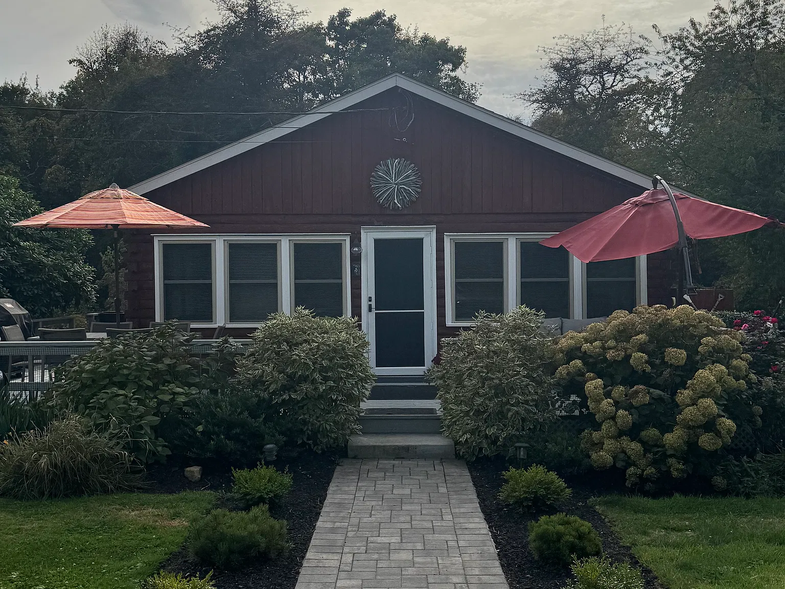 3 bed, 1100 sqft, $2,750 — Photo 1