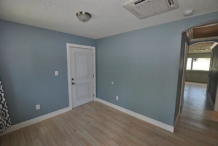 1st image of 10 Windsor Ct