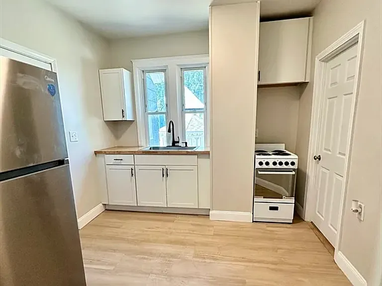 299 Cedar St #1 — Photo 6