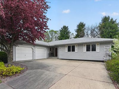 409 E Netherwood St, Oregon, WI, 53575