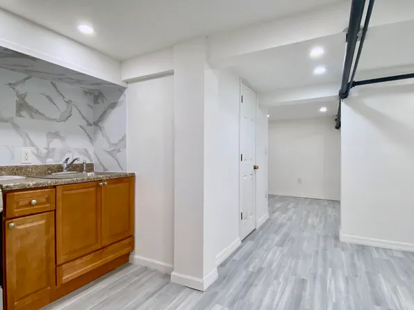 928 East 26th Street image 12 of 24