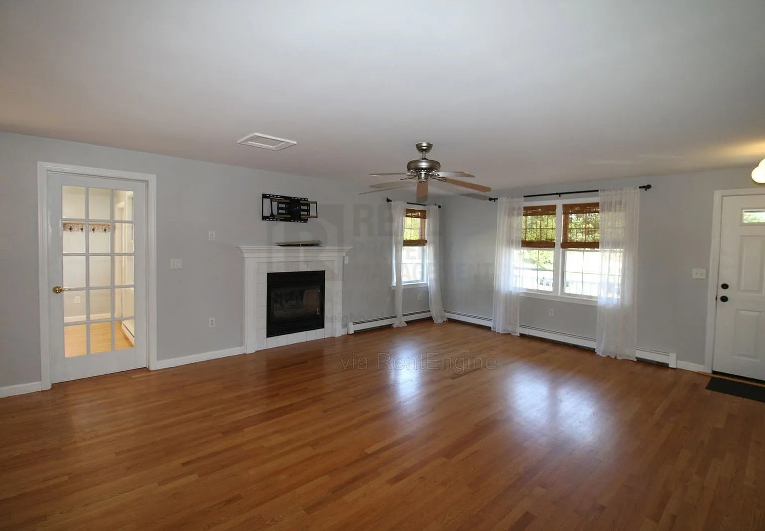 2 bed, 2.5 bath, 1900 sqft, $3,400 — Photo 4