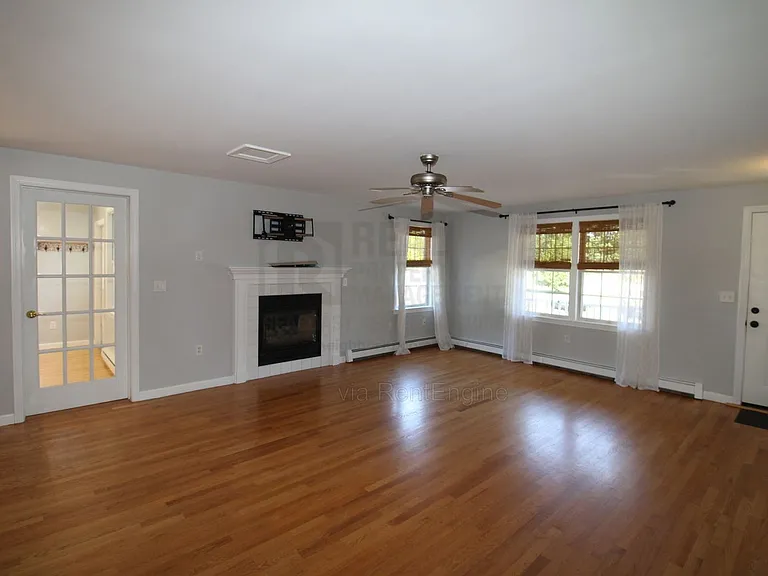4 Robin Ln — Photo 4