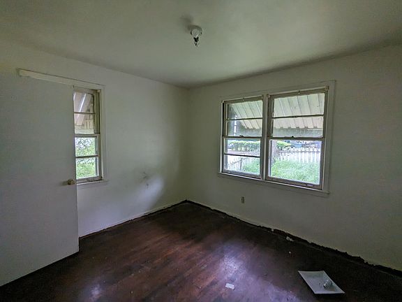 4th image of 432 Lipford St