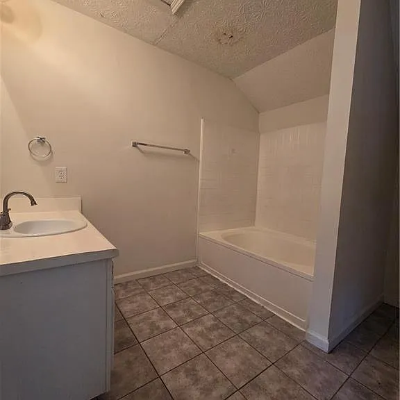 975 Windwood Ct — Photo 14