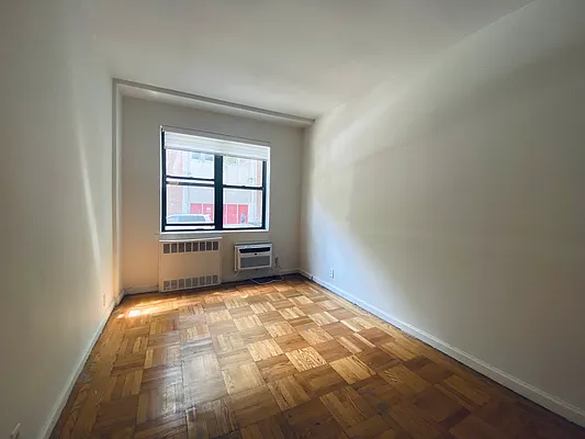 Rented by Bond New York | media 8