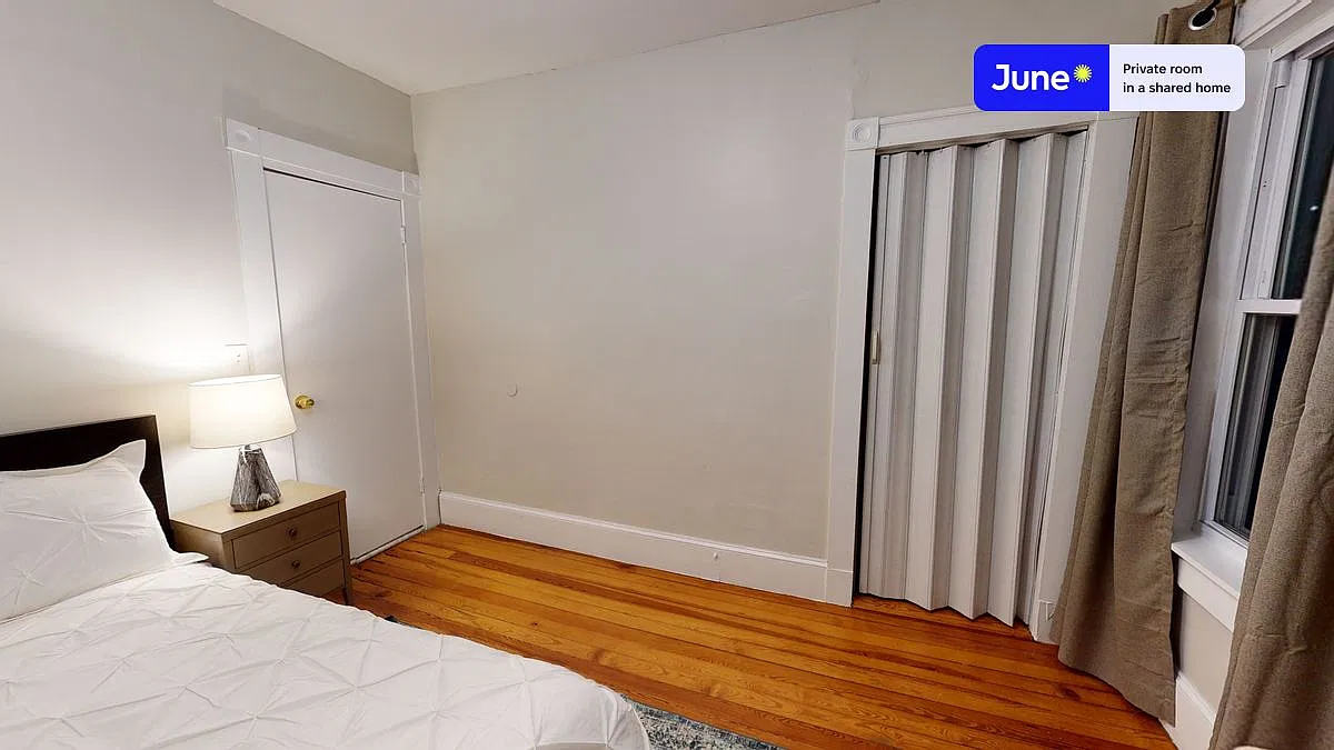 Full bedroom in 3 bed/1 bath home in Somerville #816 C — Photo 4