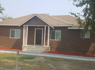 648 S Maple St, Pixley, CA 93256