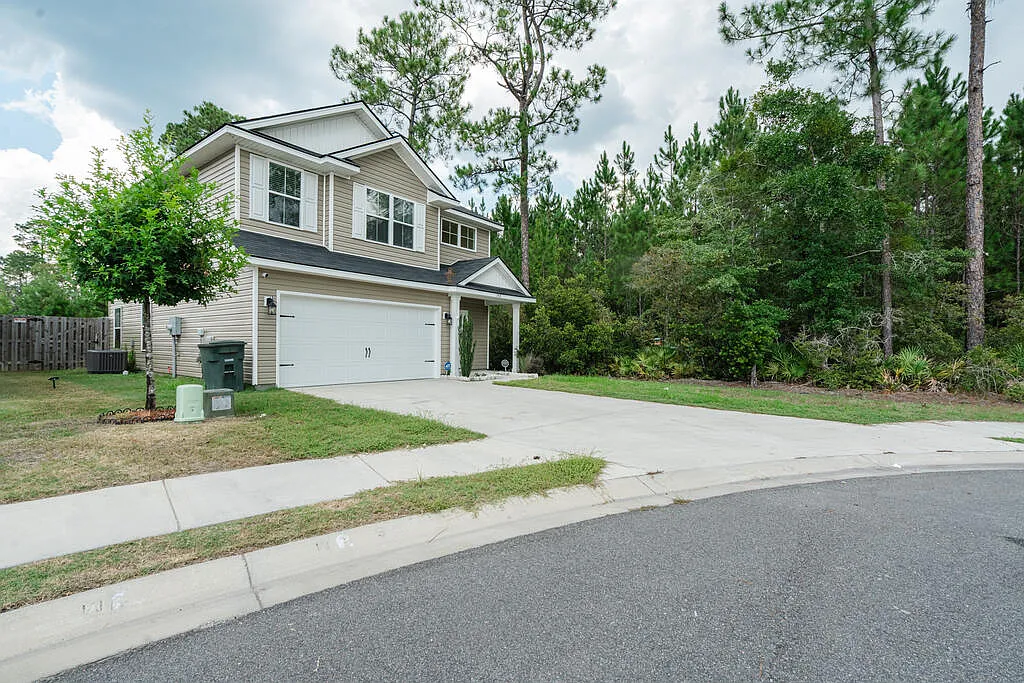 3 bed, 2.5 bath, 1729 sqft, $2,250 — Photo 2
