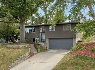 2509 Falcon Dr NE, Cedar Rapids, IA 52402