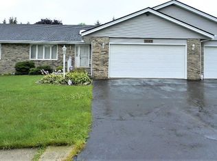 1663 S Trainer Rd, Rockford, IL 61108