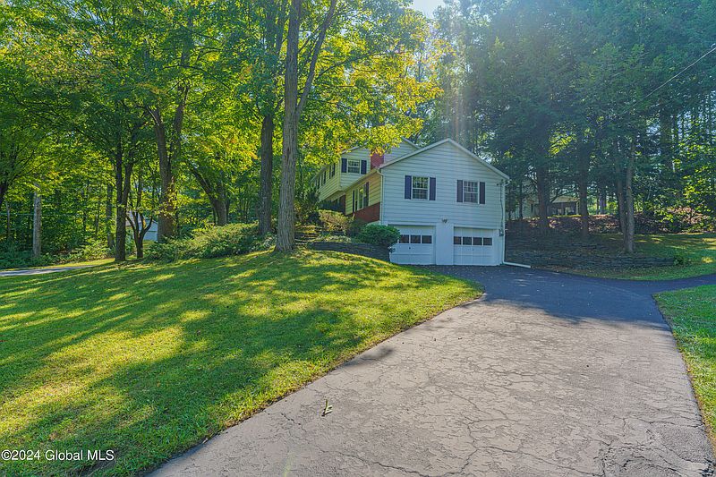 2nd image of 17 Hillside Drive