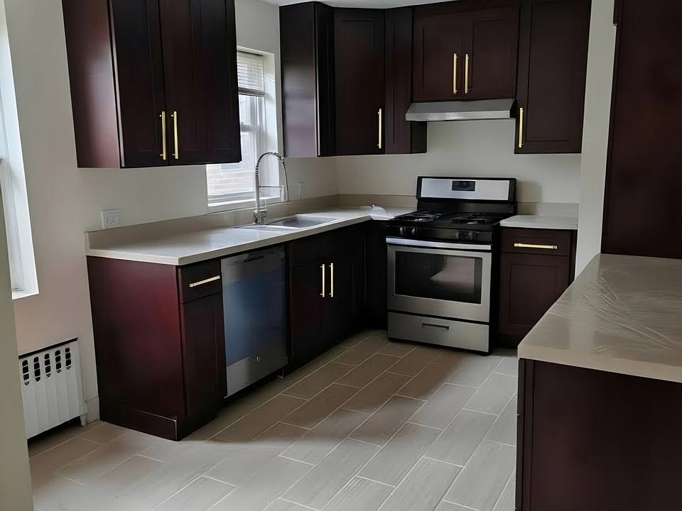 1st image of 6100 N Campbell Ave #2