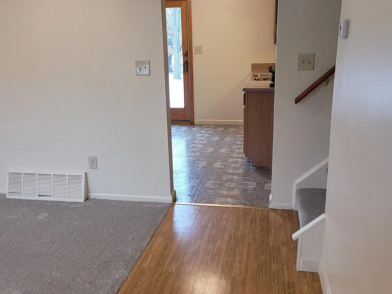 2564 Bethesda Ave — Photo 6