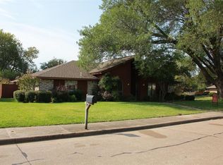 1912 Kensington Dr, Carrollton, TX 75007