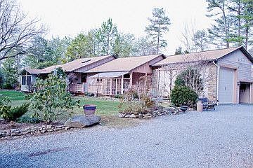1st image of 1635 Valley Woods Dr