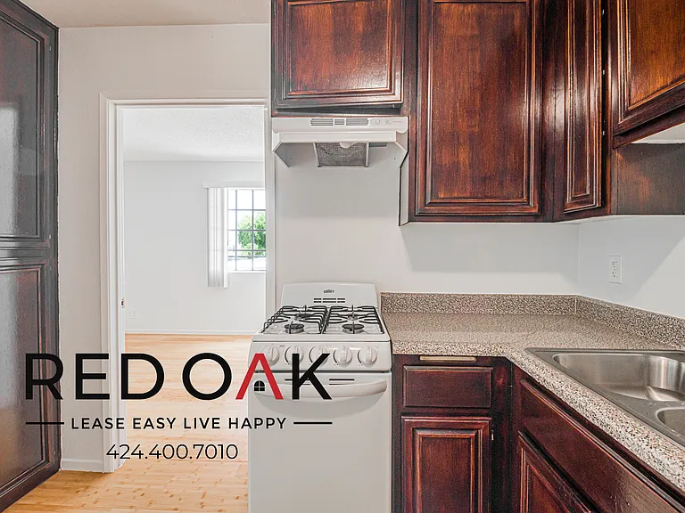 518 E 4th St #305 — Photo 10