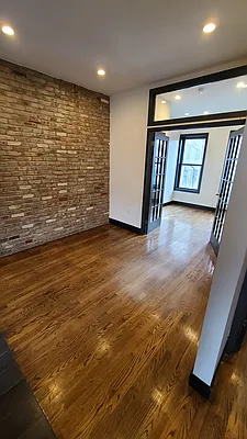 Rented by United Realty Equities | media 10