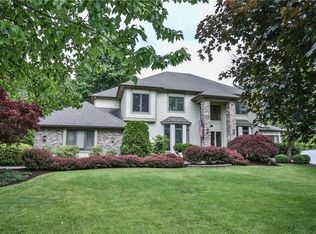 18 Saint Ebbas Dr, Penfield, NY 14526