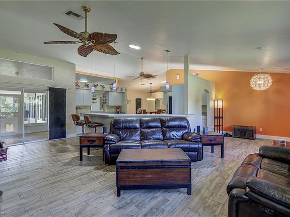 5th image of 11170 Orangewood Dr