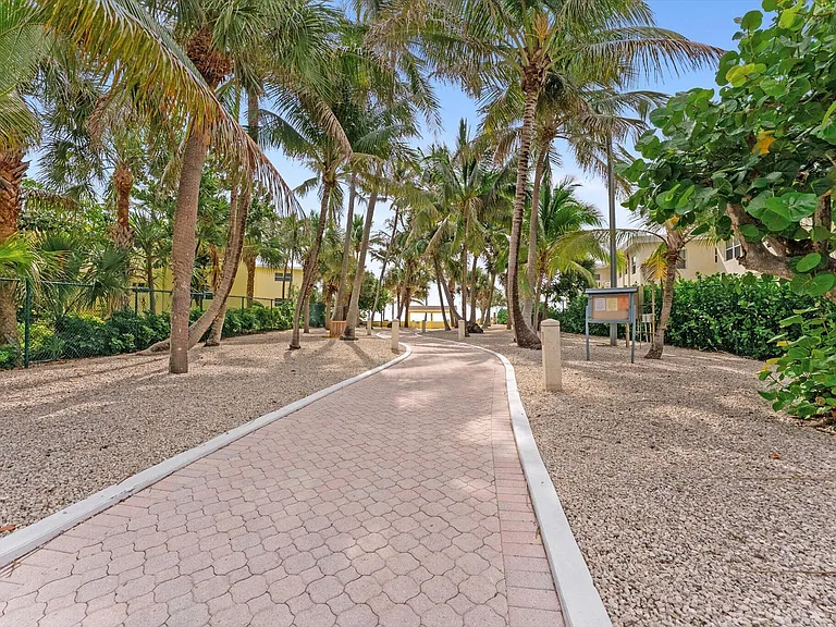 1391 S Ocean Blvd #906 — Photo 16