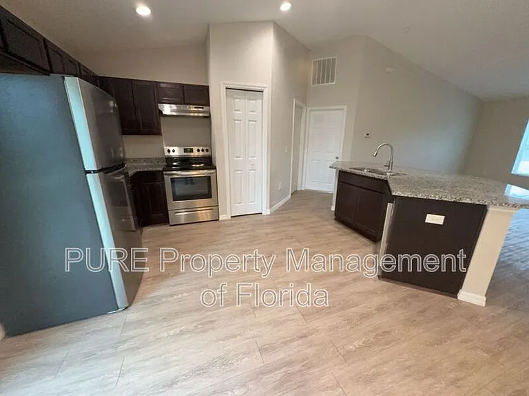 15057 SW 21st Ter — Photo 10
