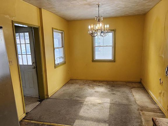 5th image of 2918 Forest Glen Rd